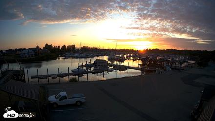 Point Roberts Marina NW Live Webcam - Aug 9, 2026, 8:32pm PDT
