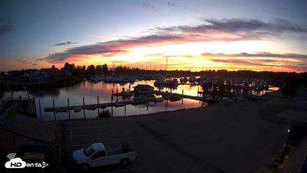 Point Roberts Marina NW Live Webcam - Aug 19, 2026, 8:40pm PDT