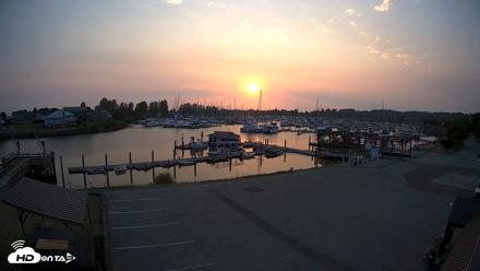 Point Roberts Marina NW Live Webcam - Aug 25, 2026, 7:33pm PDT