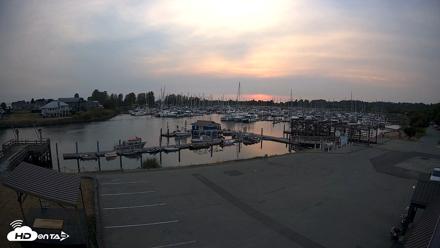 Point Roberts Marina NW Live Webcam - Aug 17, 2026, 8:01pm PDT
