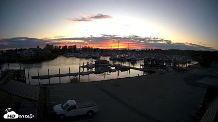 Point Roberts Marina NW Live Webcam - Sep 6, 2026, 7:52pm PDT