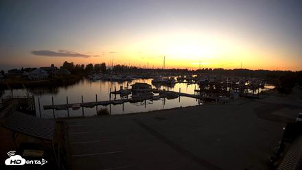 Point Roberts Marina NW Live Webcam - Aug 18, 2026, 8:34pm PDT