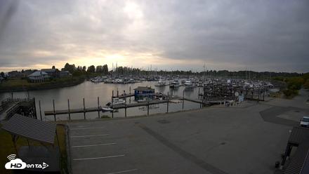 Point Roberts Marina NW Live Webcam - May 6, 2026, 7:42pm PDT