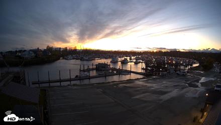 Point Roberts Marina NW Live Webcam - Apr 14, 2026, 8:27pm PDT