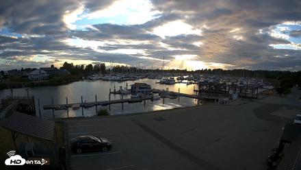 Point Roberts Marina NW Live Webcam - Aug 1, 2026, 8:02pm PDT