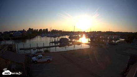 Point Roberts Marina NW Live Webcam - Aug 6, 2026, 8:03pm PDT