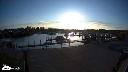 Point Roberts Marina NW Live Webcam - Apr 28, 2026, 7:36pm PDT