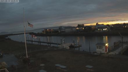 Point Roberts Marina Live Webcam - Sep 29, 2025, 7:23pm PDT