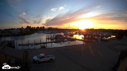 Point Roberts Marina NW Live Webcam - Aug 10, 2026, 8:29pm PDT