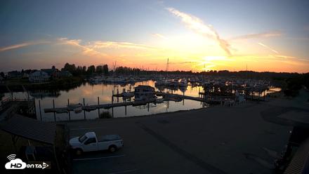Point Roberts Marina NW Live Webcam - Aug 7, 2026, 8:37pm PDT