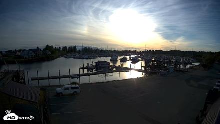 Point Roberts Marina NW Live Webcam - May 19, 2026, 7:41pm PDT