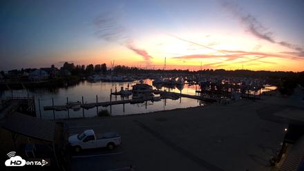 Point Roberts Marina NW Live Webcam - Aug 7, 2026, 9:06pm PDT