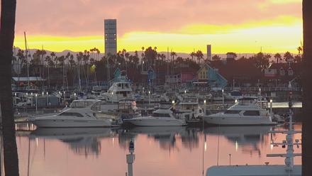 Long Beach Harbor Live Webcam - Dec 4, 2025, 6:37am PST