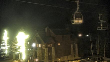 Mountain Lodge Telluride Live Webcam - Dec 26, 2025, 8:04pm MST