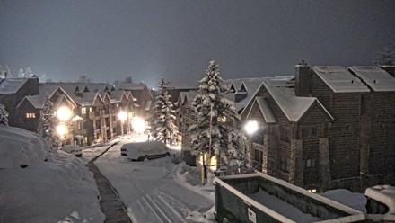 Mountain Lodge Telluride Live Webcam - Dec 3, 2025, 5:20am MST