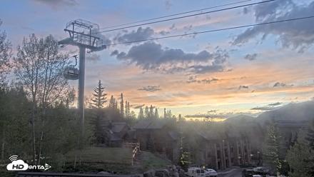 Mountain Lodge Telluride Live Webcam - May 19, 2026, 8:26pm MDT