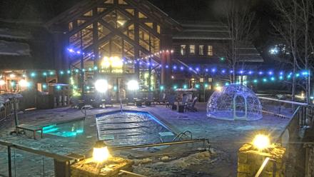 Mountain Lodge Telluride Live Webcam - Dec 17, 2025, 7:42pm MST