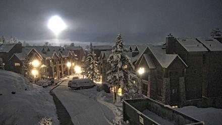 Mountain Lodge Telluride Live Webcam - Dec 4, 2025, 6:15am MST