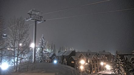 Mountain Lodge Telluride Live Webcam - Dec 3, 2025, 5:19am MST