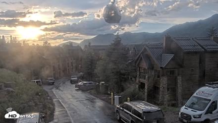 Mountain Lodge Telluride Live Webcam - Jul 27, 2026, 7:53pm MDT