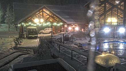 Mountain Lodge Telluride Live Webcam - Dec 3, 2025, 5:17am MST