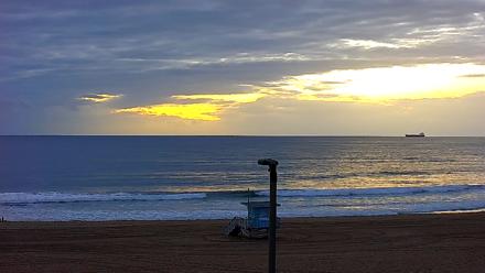 El Porto - Manhattan Beach Live Surf Webcam - Oct 14, 2025, 6:30pm PDT