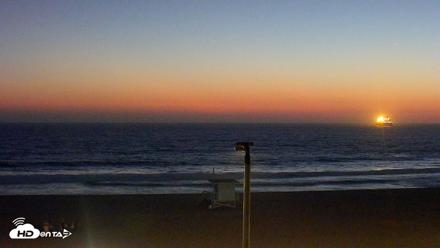 El Porto - Manhattan Beach Live Surf Webcam - Sep 11, 2026, 7:47pm PDT