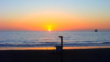 El Porto - Manhattan Beach Live Surf Webcam - Oct 11, 2025, 6:23pm PDT