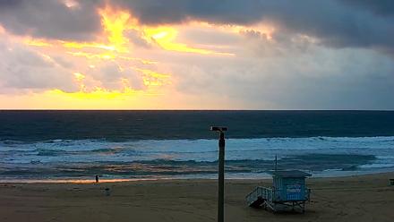 El Porto - Manhattan Beach Live Surf Webcam - Feb 17, 2026, 5:40pm PST