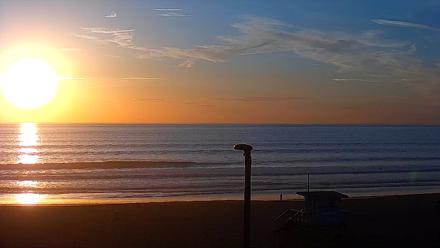 El Porto - Manhattan Beach Live Surf Webcam - Feb 5, 2026, 5:11pm PST