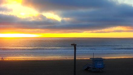 El Porto - Manhattan Beach Live Surf Webcam - Nov 6, 2025, 4:45pm PST