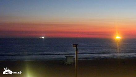 El Porto - Manhattan Beach Live Surf Webcam - Aug 21, 2026, 8:16pm PDT