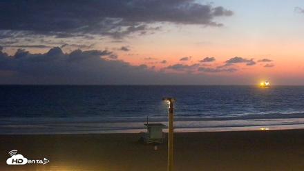 El Porto - Manhattan Beach Live Surf Webcam - Sep 16, 2026, 7:35pm PDT