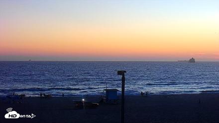 El Porto - Manhattan Beach Live Surf Webcam - Aug 23, 2026, 7:37pm PDT