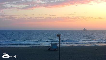 El Porto - Manhattan Beach Live Surf Webcam - Aug 5, 2026, 7:54pm PDT