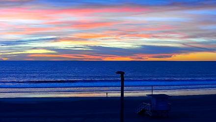 El Porto - Manhattan Beach Live Surf Webcam - Dec 4, 2025, 5:00pm PST