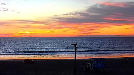 El Porto - Manhattan Beach Live Surf Webcam - Nov 5, 2025, 5:05pm PST