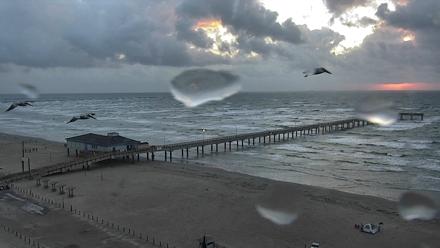 The Dunes - Port Aransas Live Beach Cam - Nov 24, 2025, 7:04am CST