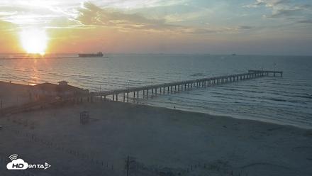 The Dunes - Port Aransas Live Beach Cam - Aug 3, 2026, 7:01am CDT