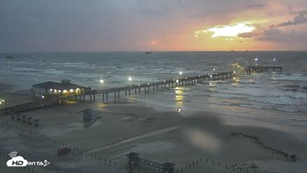The Dunes - Port Aransas Live Beach Cam - Oct 2, 2026, 7:15am CDT