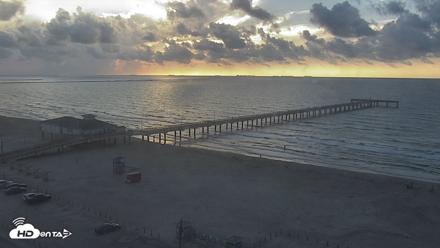 The Dunes - Port Aransas Live Beach Cam - Sep 6, 2026, 7:52am CDT