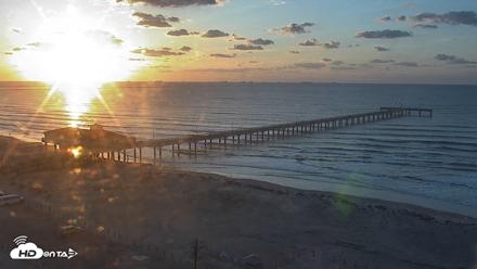 The Dunes - Port Aransas Live Beach Cam - May 3, 2026, 7:01am CDT