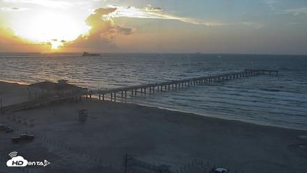The Dunes - Port Aransas Live Beach Cam - Aug 14, 2026, 7:06am CDT