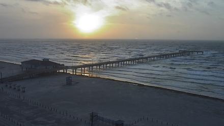 The Dunes - Port Aransas Live Beach Cam - Apr 2, 2026, 7:37am CDT