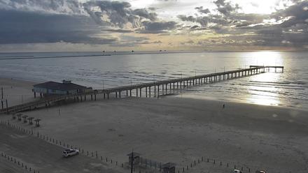 The Dunes - Port Aransas Live Beach Cam - Feb 2, 2026, 8:32am CST