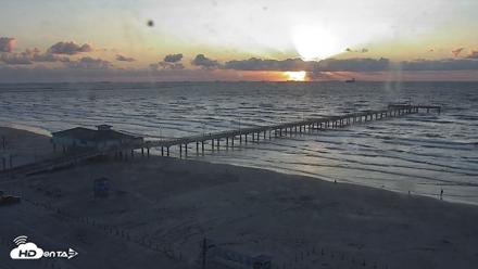The Dunes - Port Aransas Live Beach Cam - Oct 15, 2026, 7:40am CDT