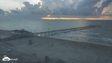 The Dunes - Port Aransas Live Beach Cam - Sep 9, 2026, 7:32am CDT