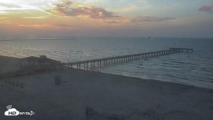 The Dunes - Port Aransas Live Beach Cam - Aug 3, 2026, 6:50am CDT
