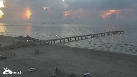 The Dunes - Port Aransas Live Beach Cam - Aug 29, 2026, 7:03am CDT
