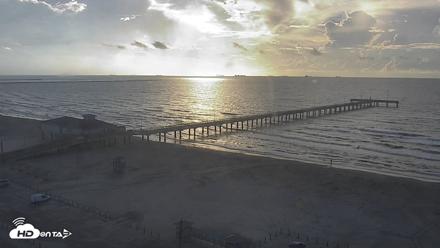 The Dunes - Port Aransas Live Beach Cam - Sep 9, 2026, 8:17am CDT
